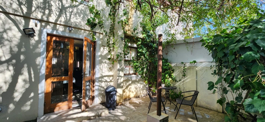 2 Bedroom Property for Sale in Wynberg Western Cape